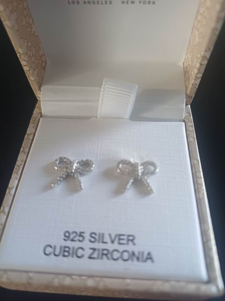 New 925 Silver Cubic Zirconia Bow Earrings