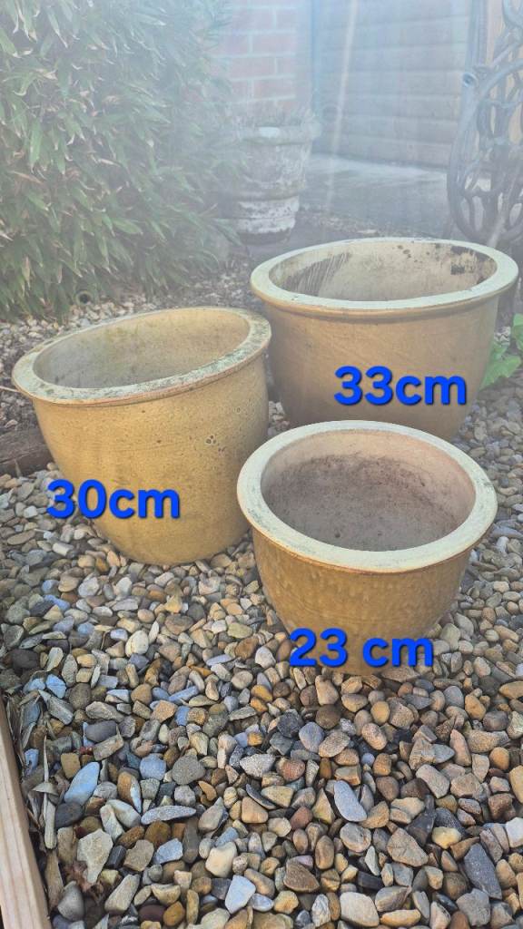 Garden pots cream  3 matching set £25 collection only from Branston 
