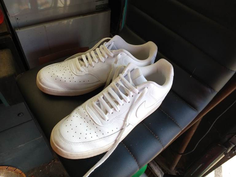 NIKE AIRFORCE SIZE 11 NEW NEW