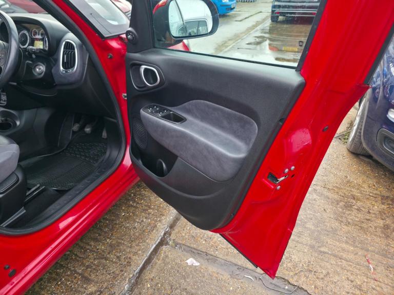  Fiat 500L 1.4 Lounge Euro 6 5dr Petrol Manual