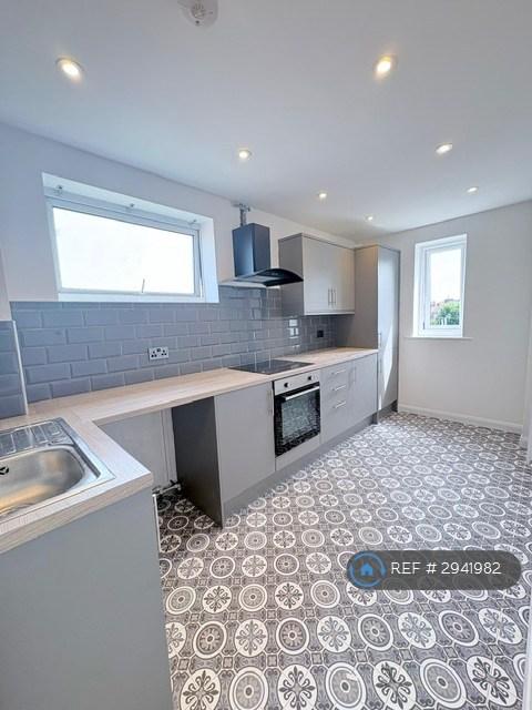 2 bedroom flat in Whitegate Drive, Blackpool, FY3 (2 bed) (#2941982)