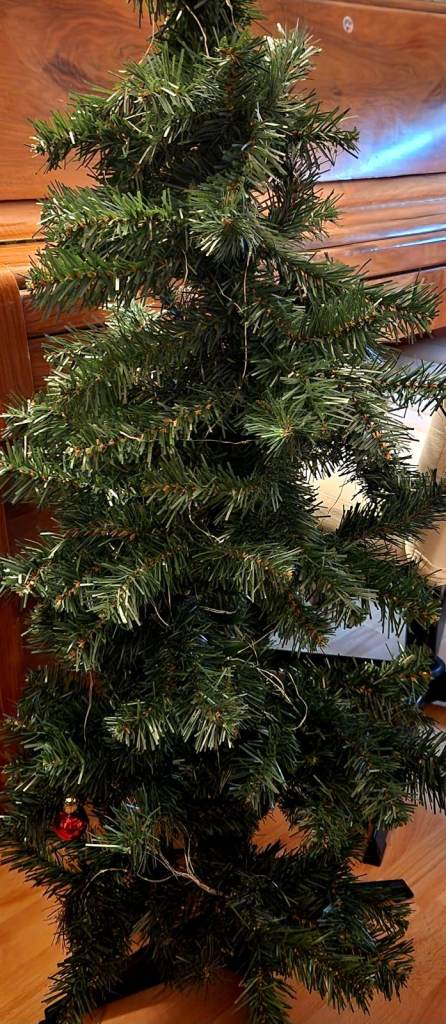 Around 42 inches high small Christmas tree / Xmas tree 