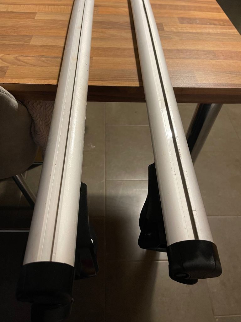 Thule aero bars & Foot Pack