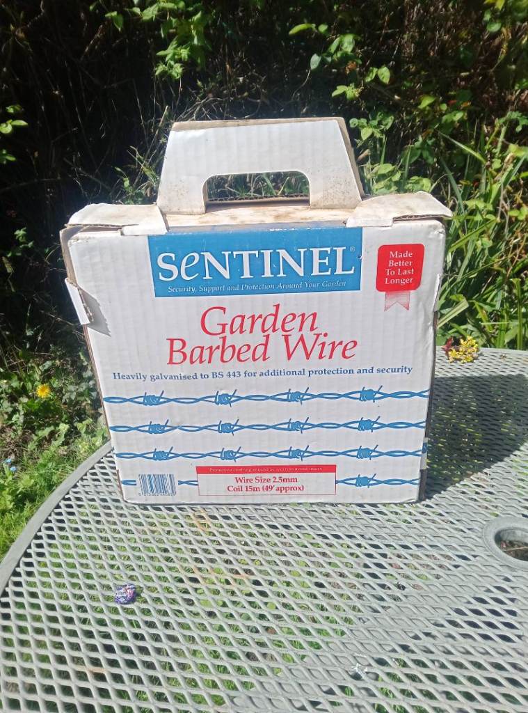 Garden barbed wire *extra life