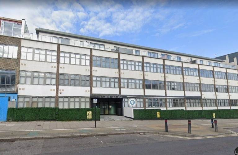 Very Large Purpose Built Studio flat to rent in Rayners lane-TALBOT SKYLINE Harrow, London