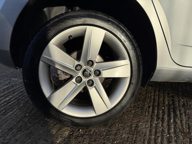 2015 Skoda Fabia 1.2 TSI SE L 5dr DSG HATCHBACK PETROL Automatic