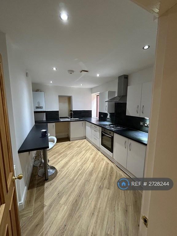 3 bedroom flat in Wethersfield Road, Prenton, CH43 (3 bed) (#2728244)
