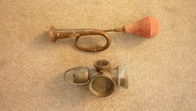 vintage car horn and lamp