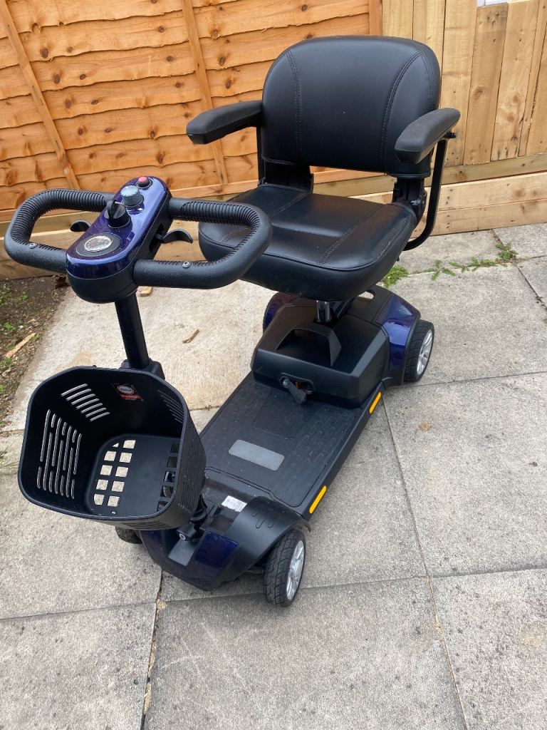 Motor scooter 
