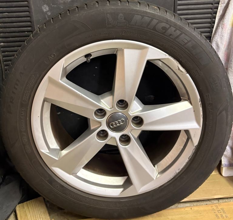 Audi Q2 sport 17" alloy And tyre. 
