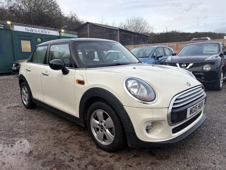 MINI HATCH 1.5 5-Door Hatch Cooper 2015