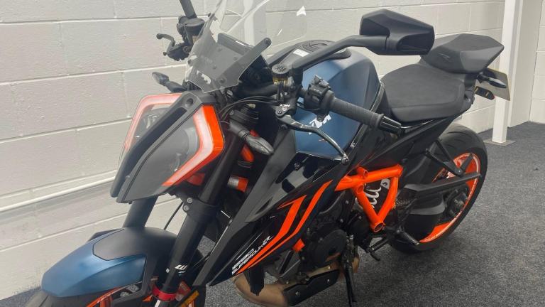 KTM 1290 SUPERDUKE R ** ONE OWNER - TAIL TIDY - JUNE 26 MOT **