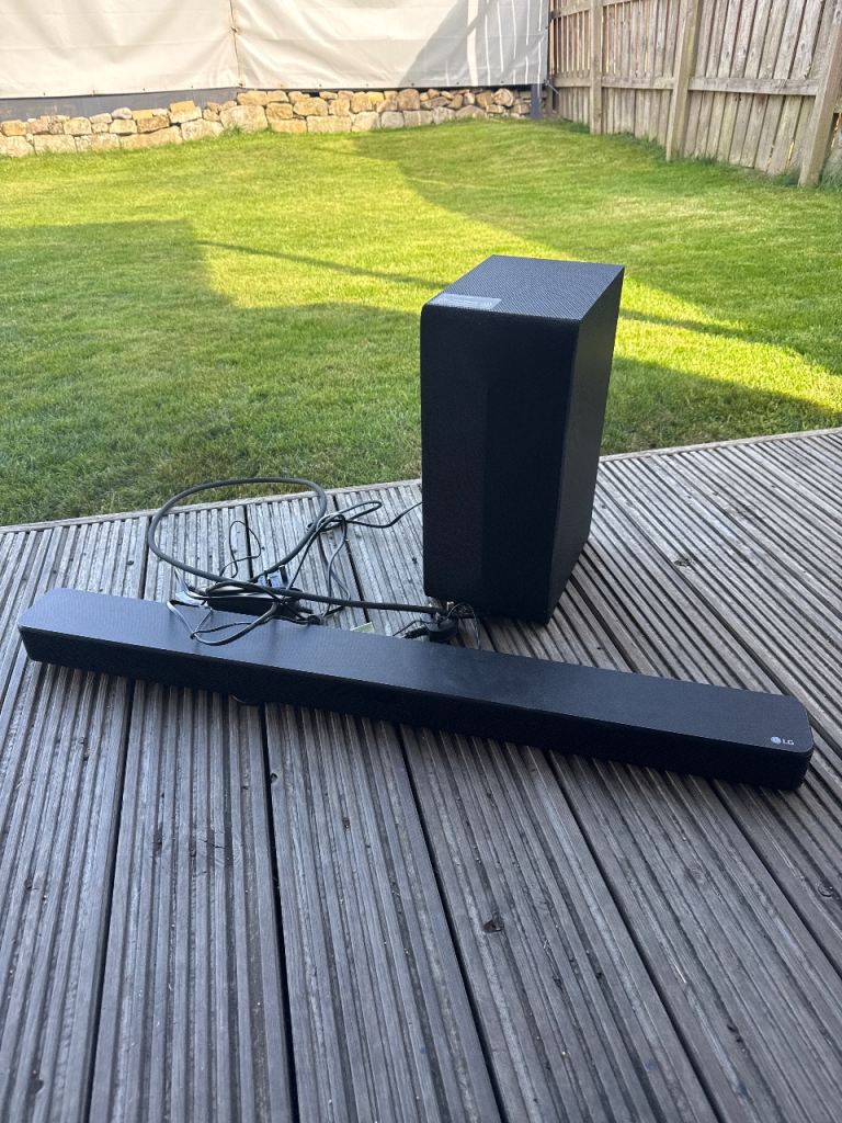 LG Soundbar with Wireless Subwoofer – Home Cinema Sound System