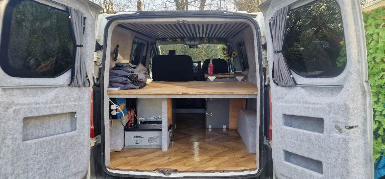 Campervan Ford TRANSIT CUSTOM 66 2016 solar, swivel seats, bed, fridge, 250ah battery, inverter