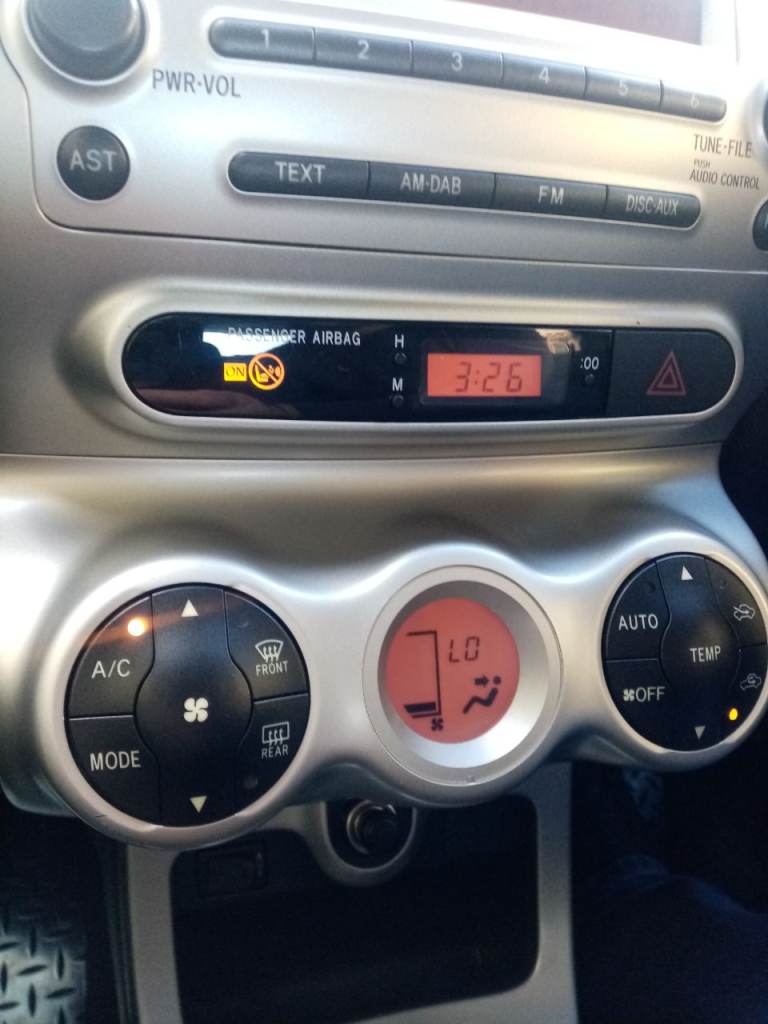 Toyota, URBAN CRUISER, Hatchback, 2009, Manual, 1329 (cc), 5 doors