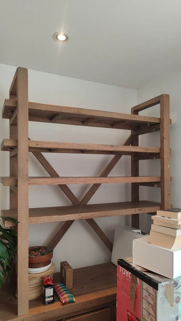 Free shelves