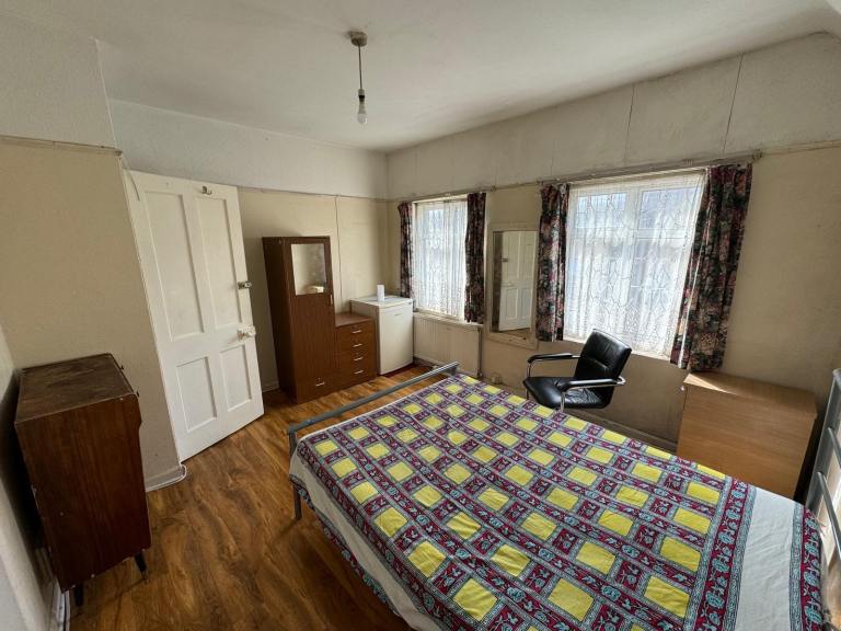 EXCELLENT LOVELY DOUBLE BEDROOM OFF LADY MARGARET ROAD FOR JUST £650 P/M FOR 2 PEOPLE