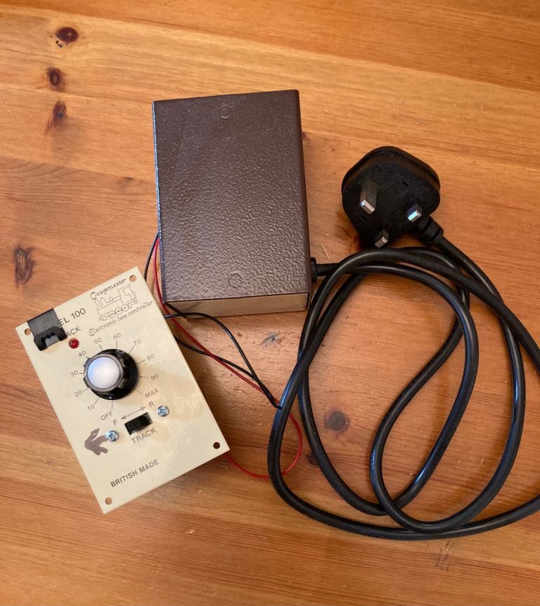 N gauge controller and transformer 