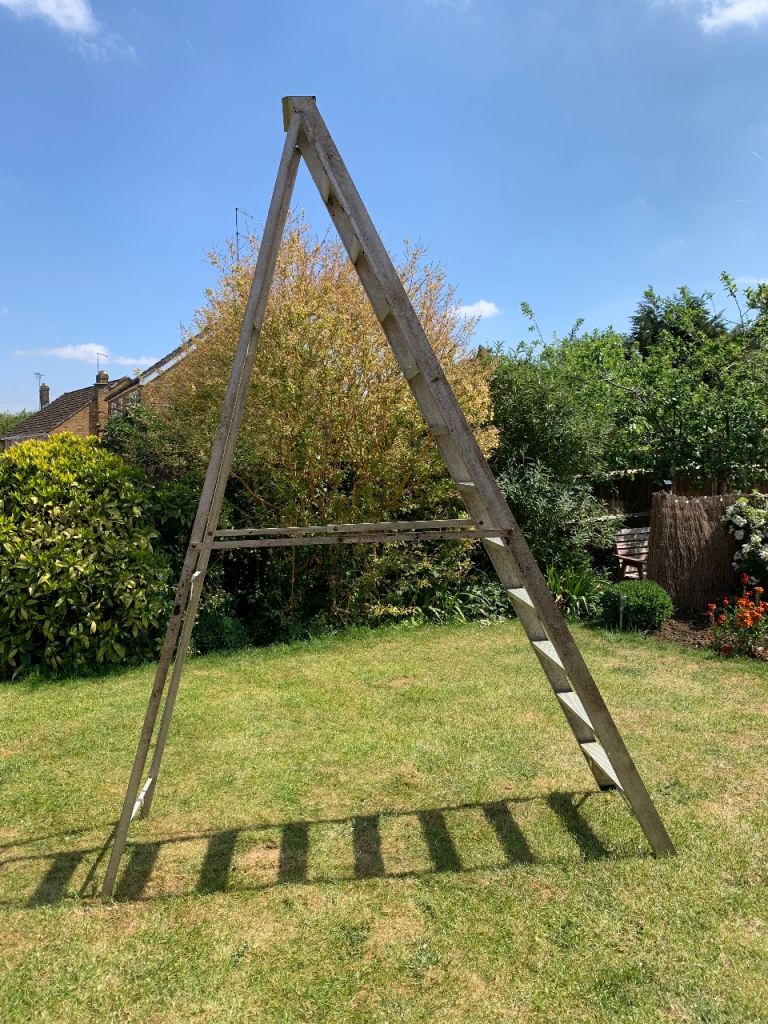 Aluminium step ladder