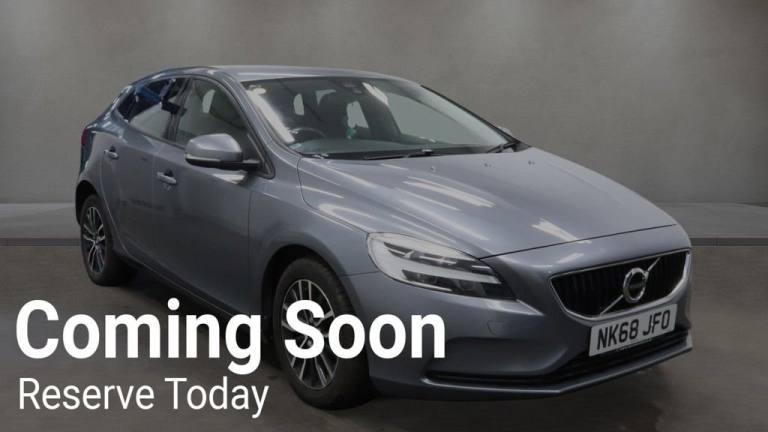 2018 Volvo V40 T2 [122] Momentum Nav Plus 5dr HATCHBACK PETROL Manual