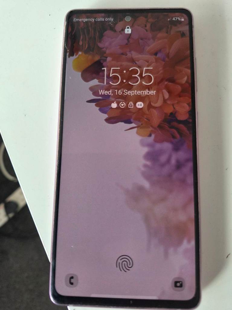 Samsung Galaxy S20 FE 5G 128GB – Purple, Good Condition
