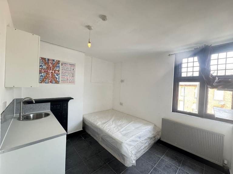 Furnished studio to rent in Willesden - ( NW10 )