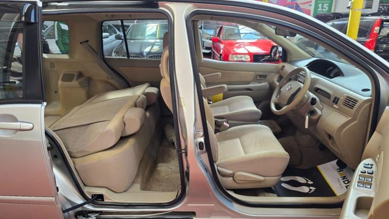 2010 Toyota Raum 1.5 Auto lift mobility chair  Petrol Automatic