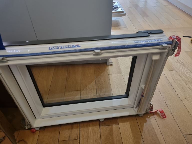2 x Keylite central pivot roof windows 550x780mm