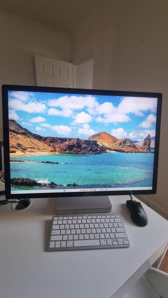 Microsoft Surface Studio 2 – Excellent Condition – 32GB RAM / i7 / Touchscreen