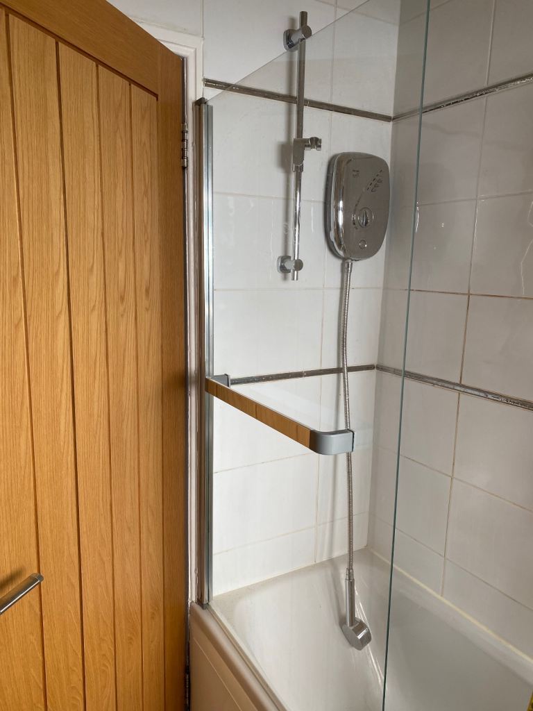 image for SHOWER SCREEN