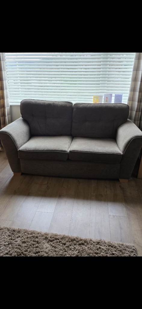 Brown sofa 4 and a 3 seater