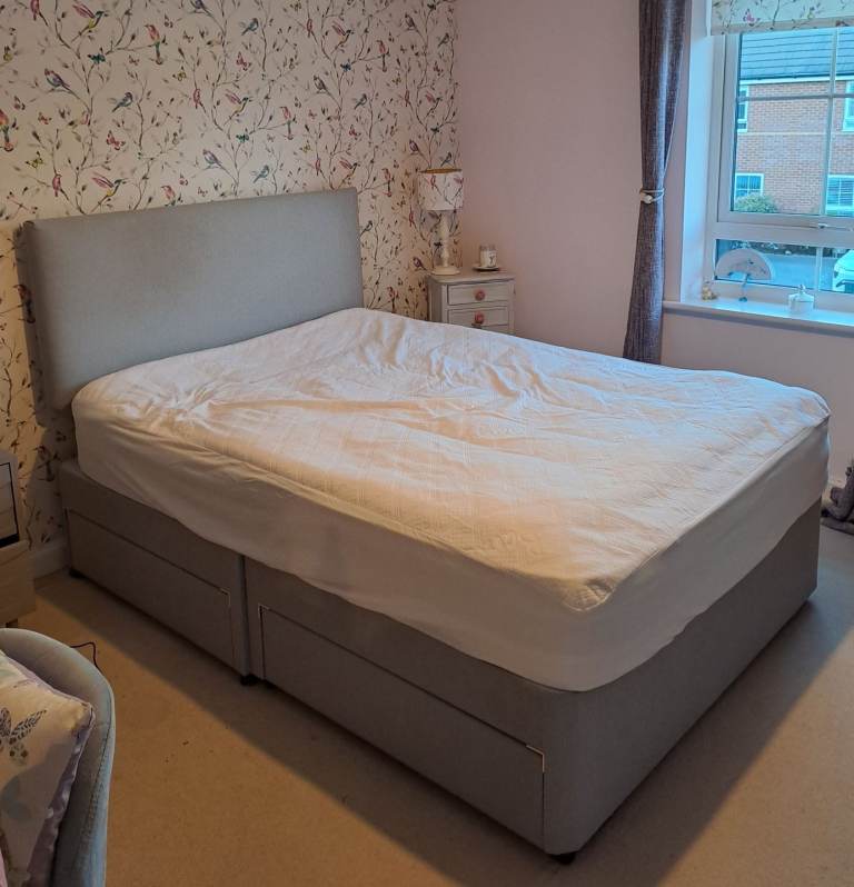 SilentNight Double Divan Bed with storage