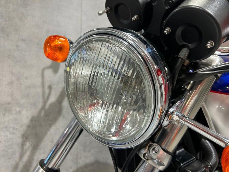 Y/2001 Triumph Legend TT 900 - 14916 miles - GREAT CONDITION!!