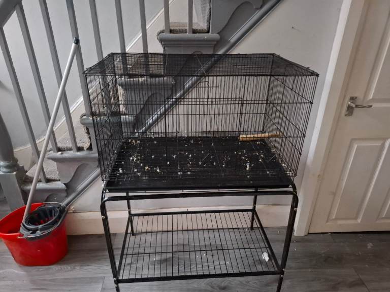 Large meduim cage on stand COLLECTION ONLY OR LOCAL PICK UP 