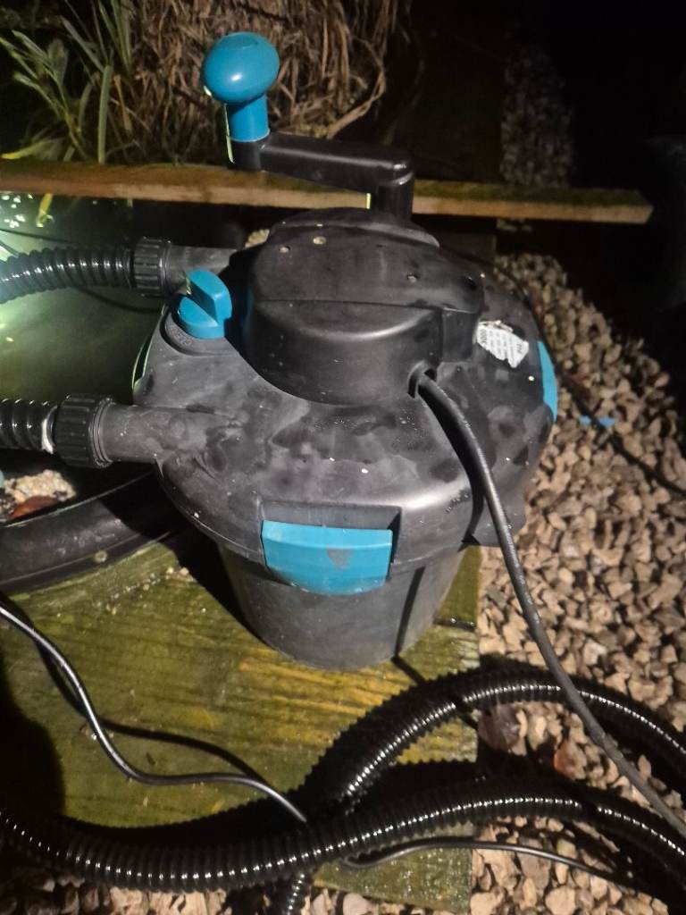 Pond filter with UV