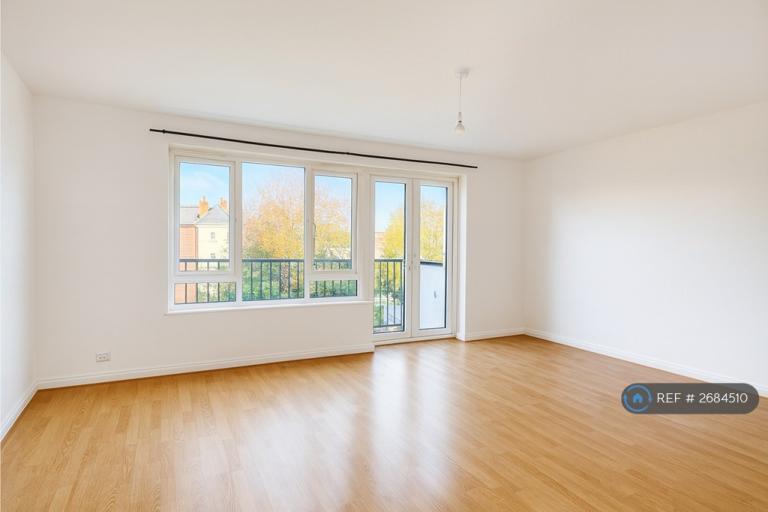 2 bedroom flat in Brill House, London, NW10 (2 bed) (#2684510)