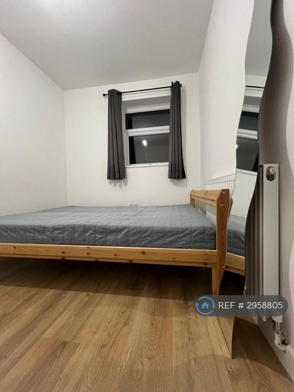 1 bedroom in Comyn Gardens, Nottingham, NG3 (#2958805)