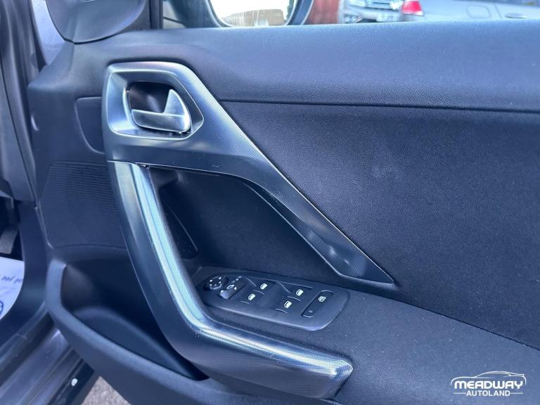 2016 Peugeot 2008 1.2 PureTech Allure 5dr ETG HATCHBACK PETROL Automatic