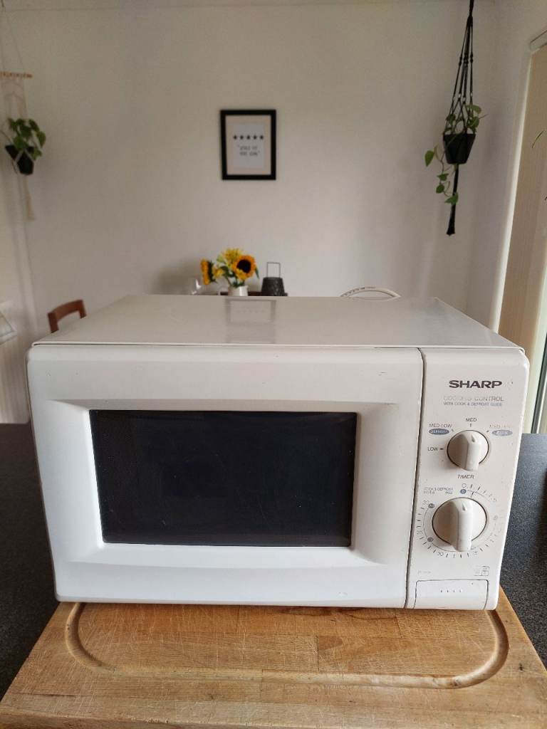 Sharp Microwave Oven – White, Good Working Condition