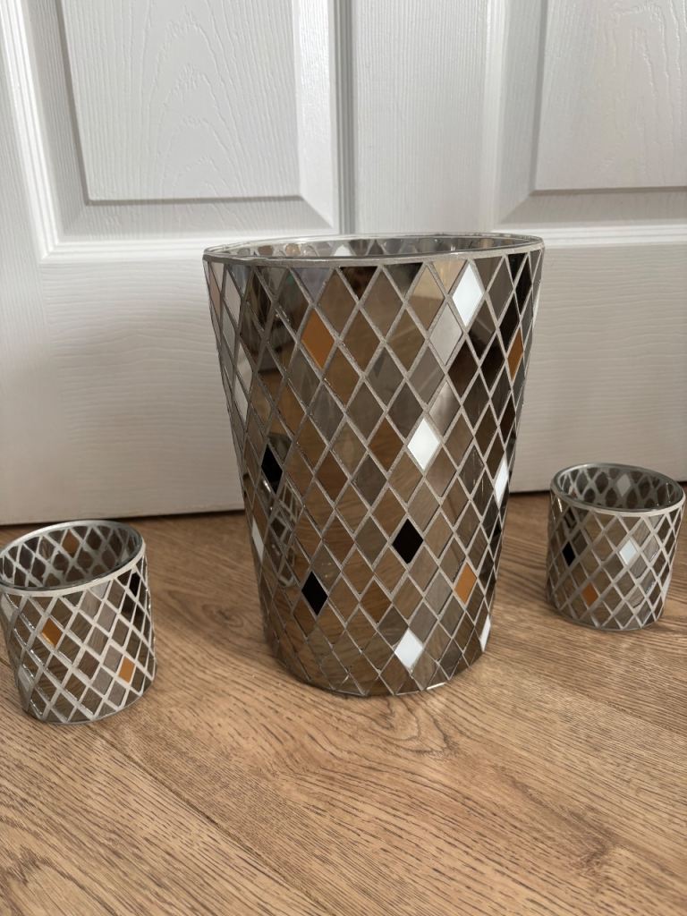 Partylite hurricane and 2 votives 