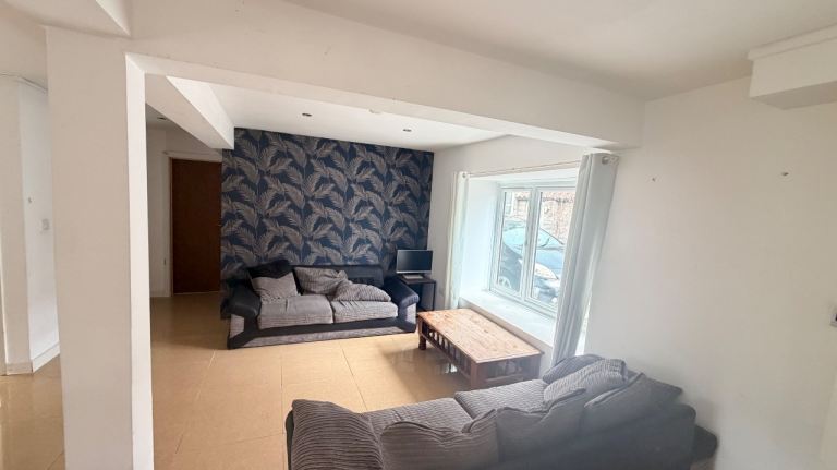 Spacious Furnished Home Bills Included  Parking & Garden Free WiFi and cleaning monthly 