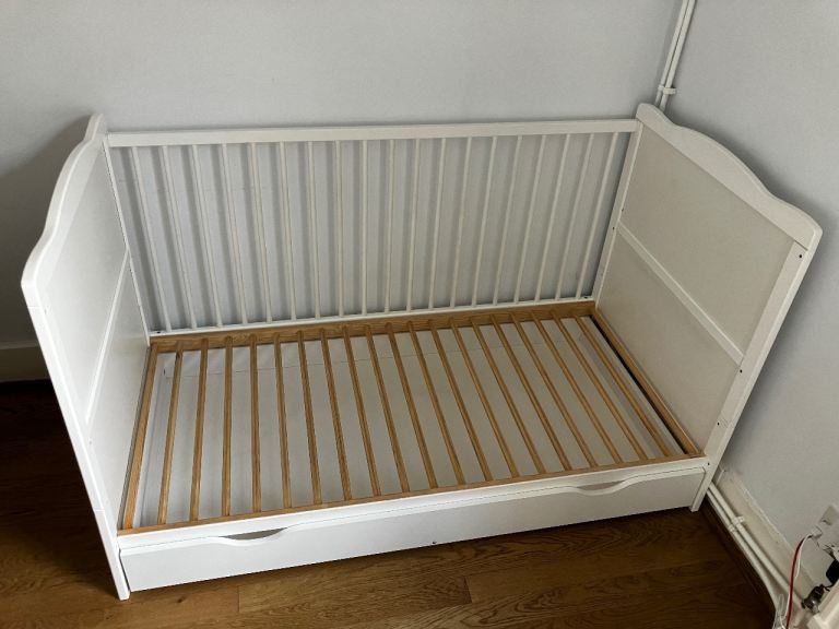White Cot and Toddler Bed With Drawer 