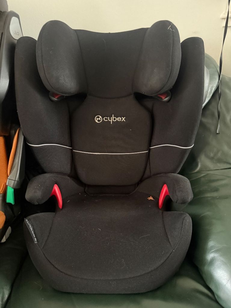 Cybex Car Seat – Black with Red Accents, Good Condition