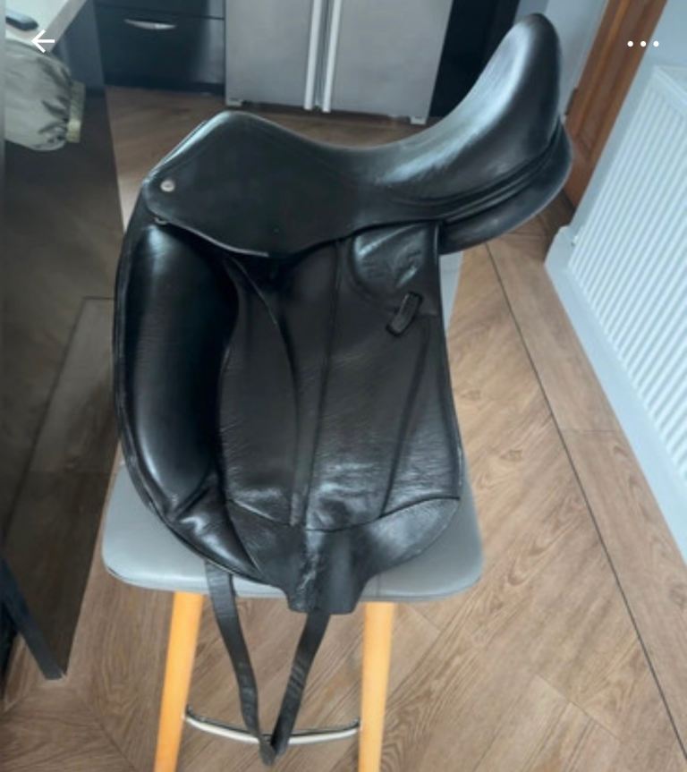 Voltaire dressage saddle very good condition 