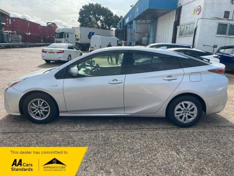 2018 Toyota Prius Hatchback Hybrid Electric Manual