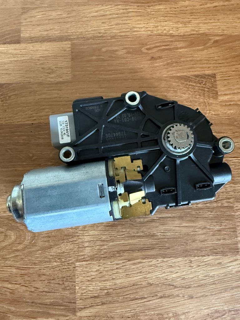 Range Rover sunroof motor