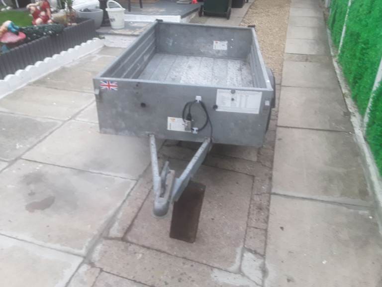 B.t.h galvanised trailer 5x3 as lift out tailgate new tyres new mudgaurds new rain cover 