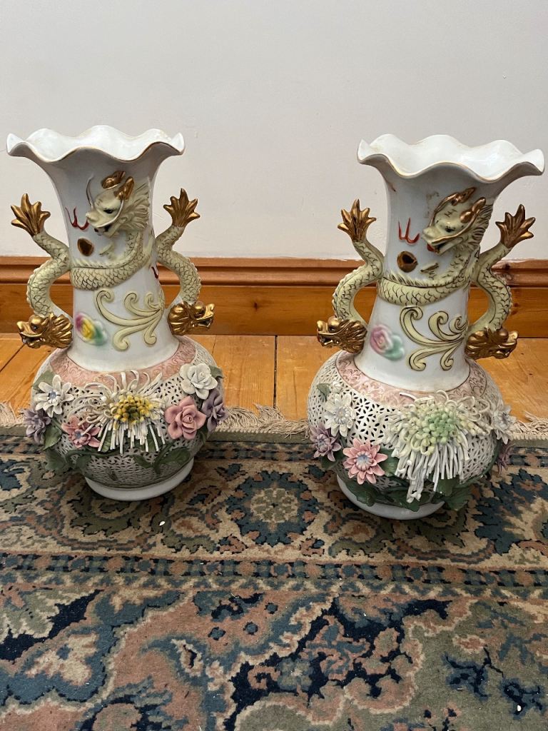 Pair of Large Antique Chinese Dragon Vases – Good Condition