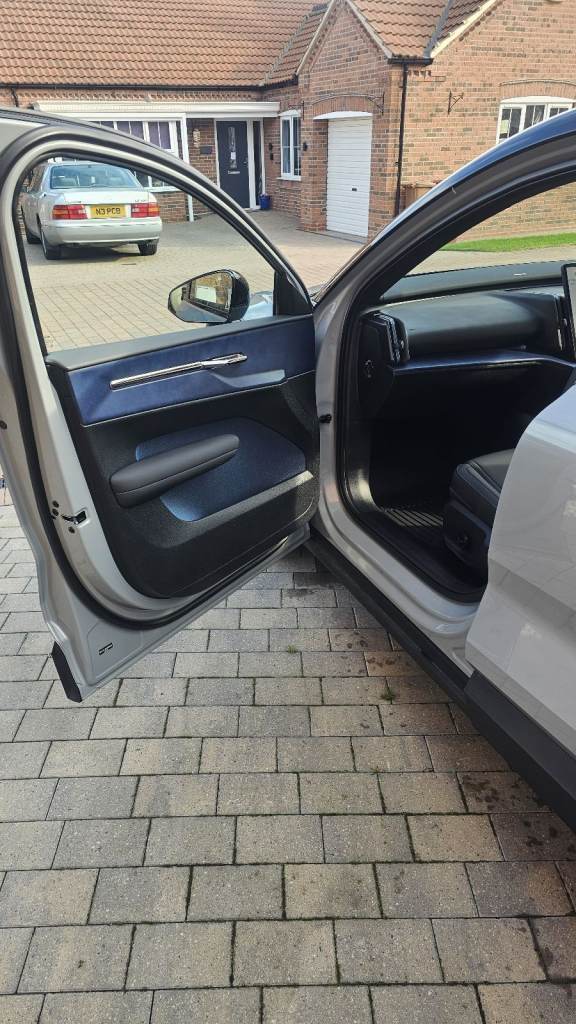 Volvo, EX30, Single motor Extended range 69Kwh. Ultra