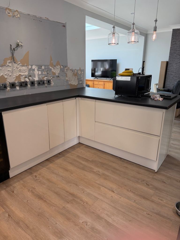 Used kitchen 